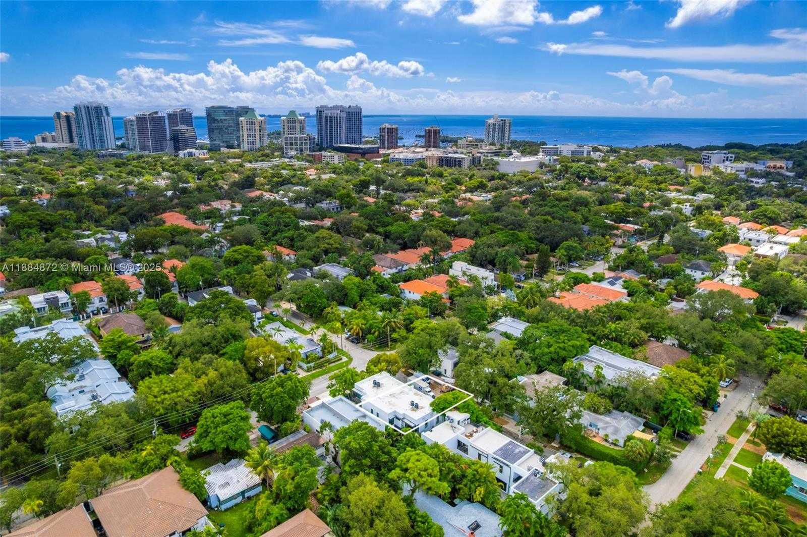 Small Image of 3203 SHIPPING AVE, Miami Number 40