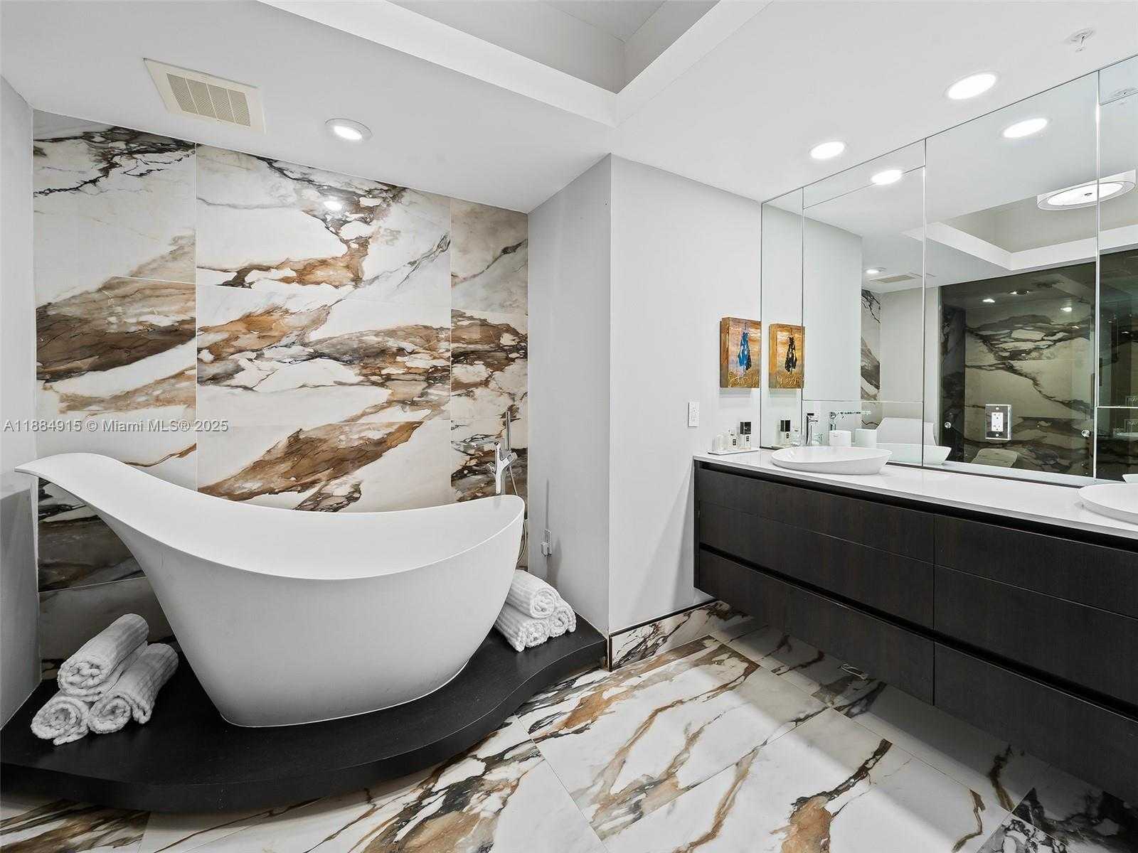 Small Image of 333 LAS OLAS WAY #2907, Fort Lauderdale Number 23