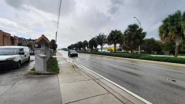 Small Image of 6675 WEST 4TH AVE #112, Hialeah Number 11