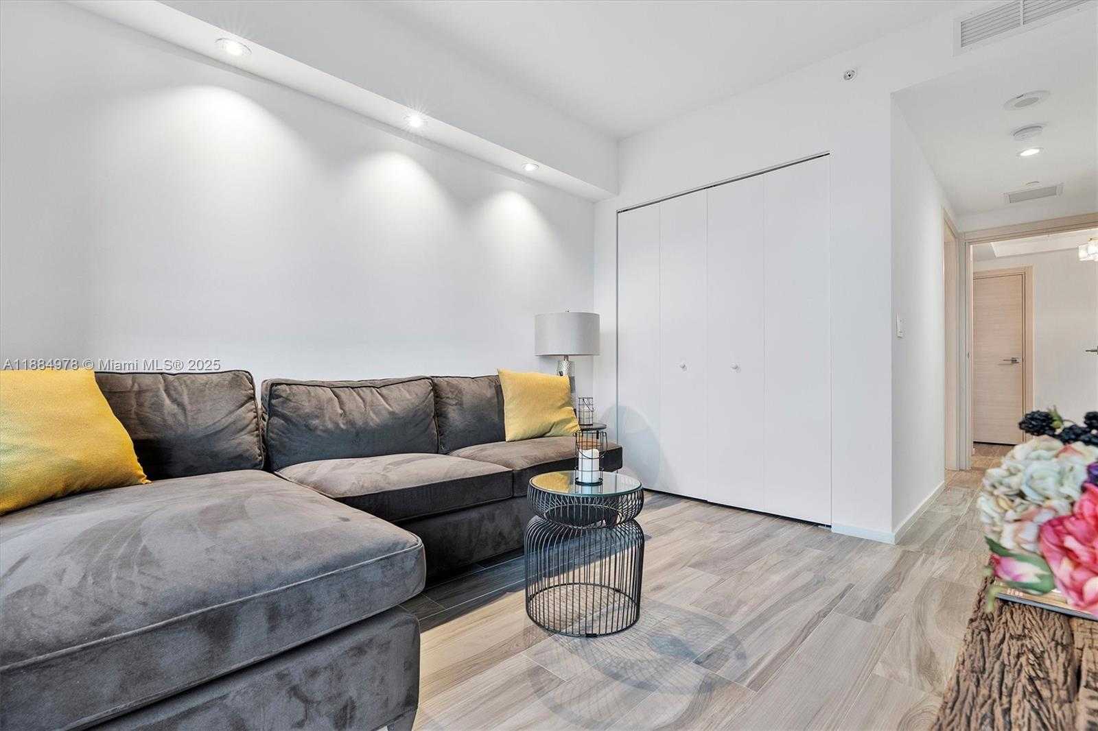 Small Image of 801 SOUTH MIAMI AVE #2509, Miami Number 27