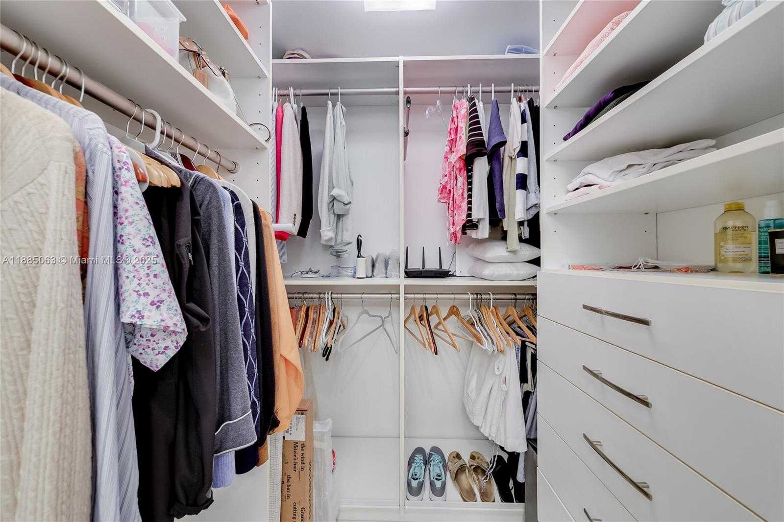 Small Image of 300 SOUTH BISCAYNE BLVD #T-3312, Miami Number 10