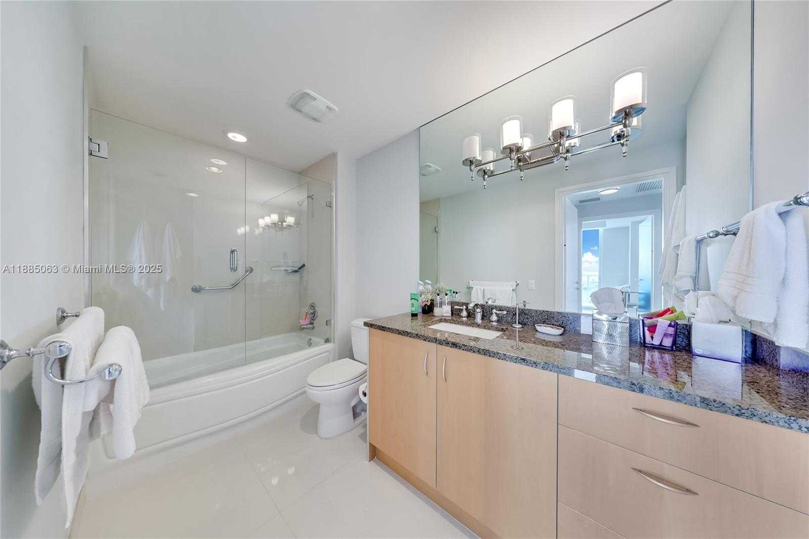 Small Image of 300 SOUTH BISCAYNE BLVD #T-3312, Miami Number 12