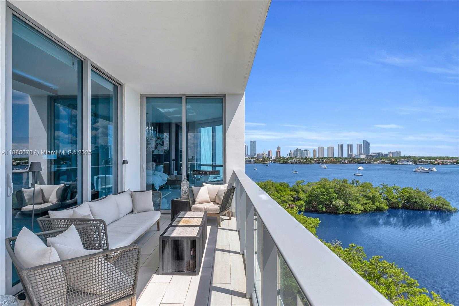 Small Image of 17111 BISCAYNE BLVD #602, North Miami Beach Number 11