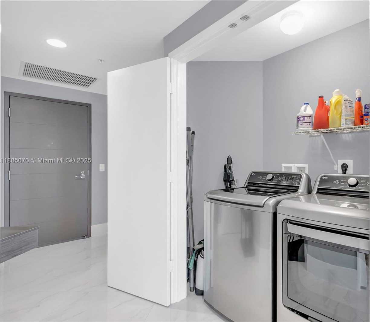 Small Image of 17111 BISCAYNE BLVD #602, North Miami Beach Number 28