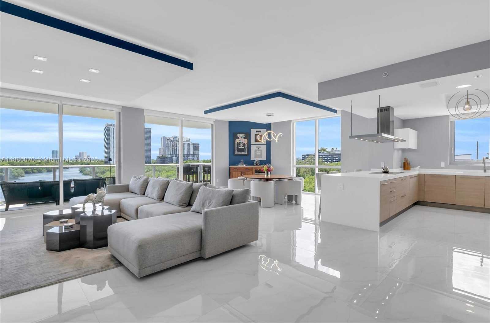 Small Image of 17111 BISCAYNE BLVD #602, North Miami Beach Number 3