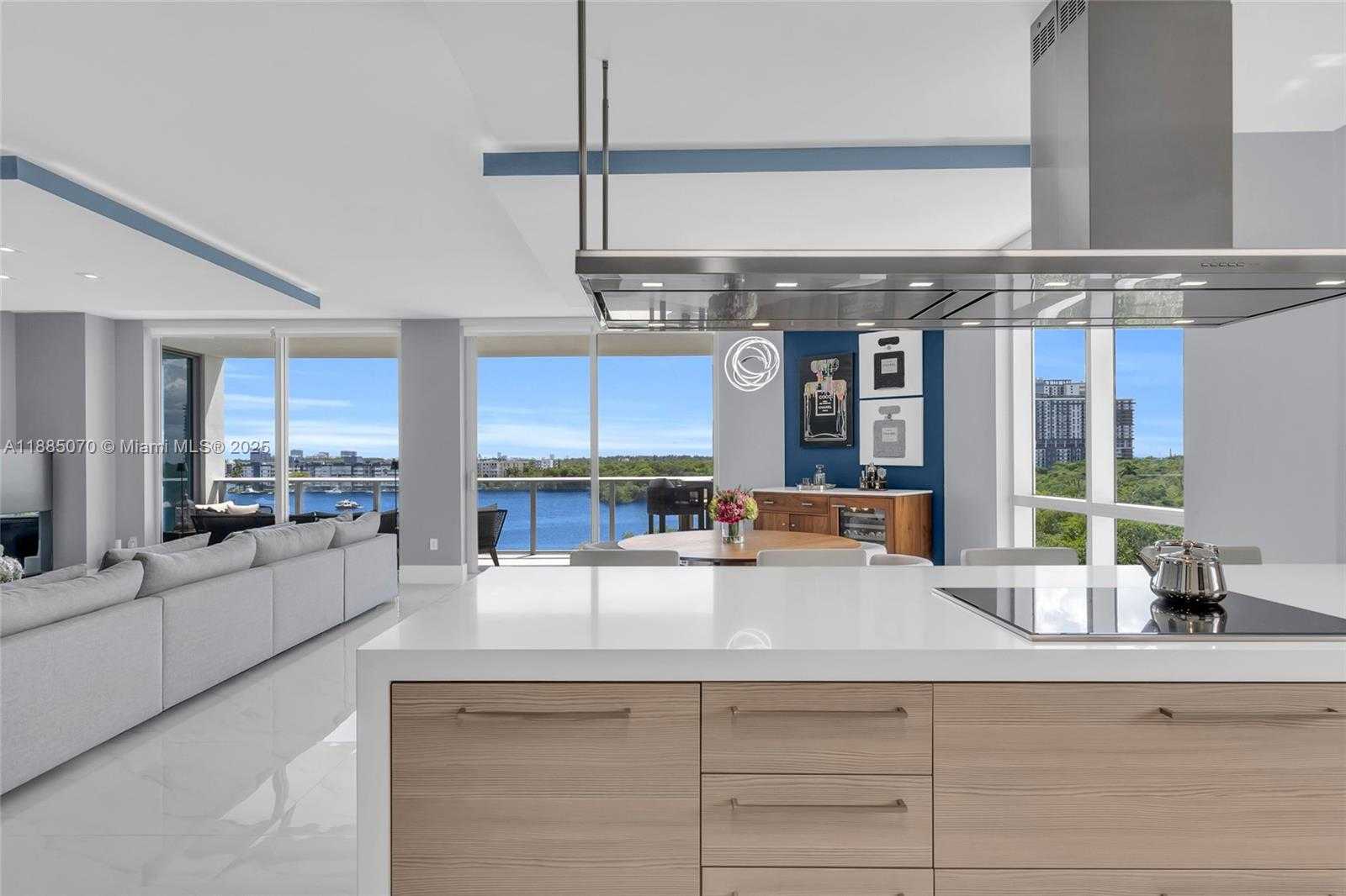 Small Image of 17111 BISCAYNE BLVD #602, North Miami Beach Number 8