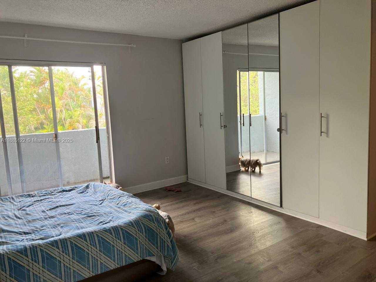 Small Image of 9351 FONTAINEBLEAU BLVD #B206, Miami Number 10