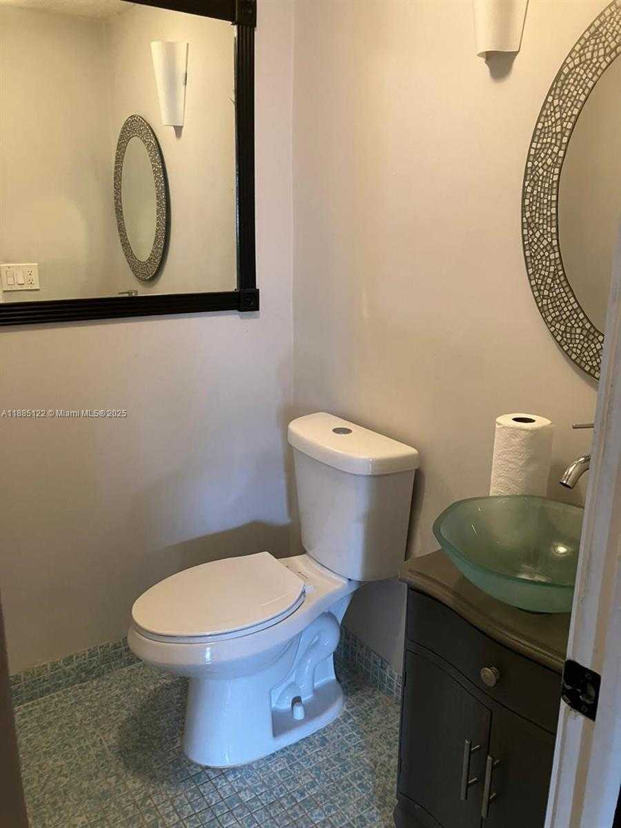 Small Image of 9351 FONTAINEBLEAU BLVD #B206, Miami Number 4