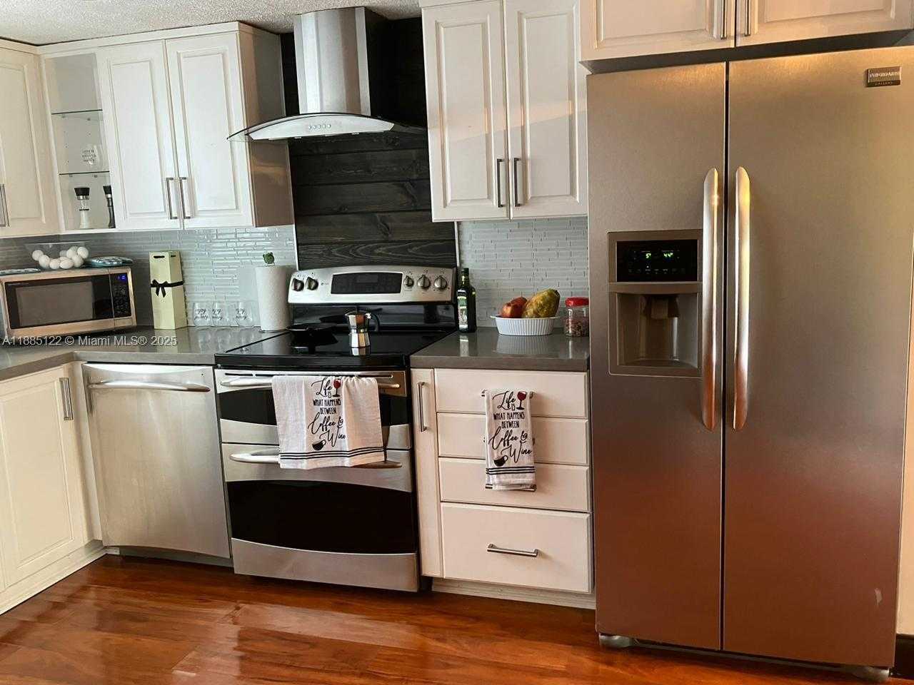 Small Image of 9351 FONTAINEBLEAU BLVD #B206, Miami Number 5