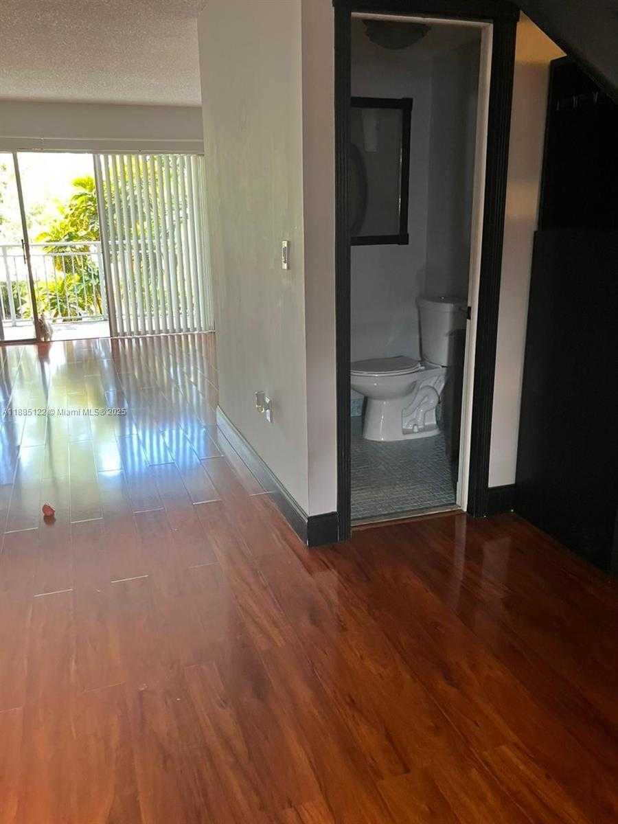 Small Image of 9351 FONTAINEBLEAU BLVD #B206, Miami Number 8
