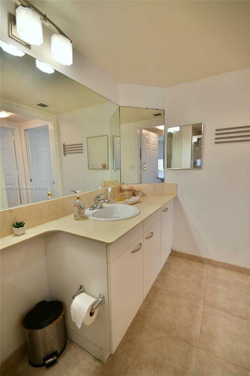 Small Image of 2080 SOUTH OCEAN DR #1111, Hallandale Beach Number 38