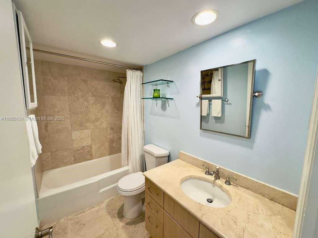 Small Image of 5600 COLLINS AVE #5L, Miami Beach Number 12