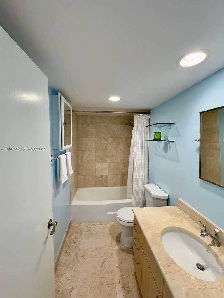 Small Image of 5600 COLLINS AVE #5L, Miami Beach Number 13