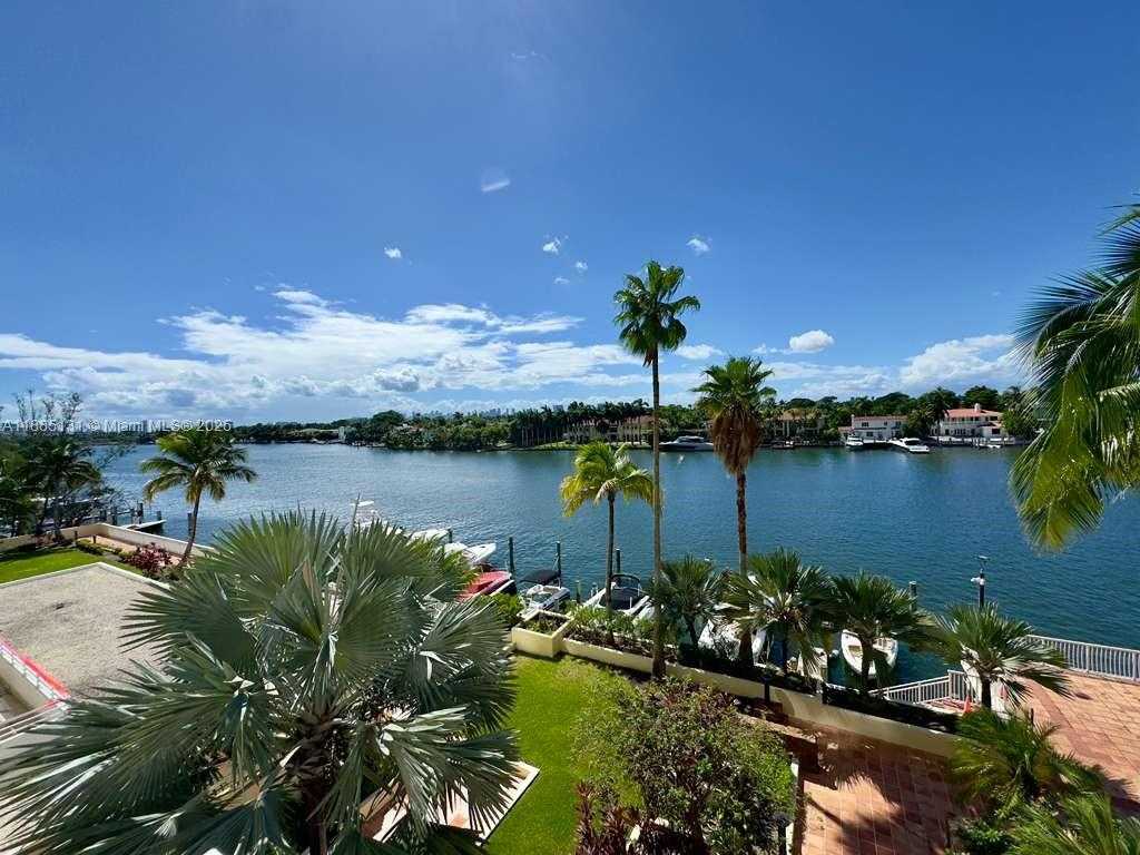 Small Image of 5600 COLLINS AVE #5L, Miami Beach Number 2