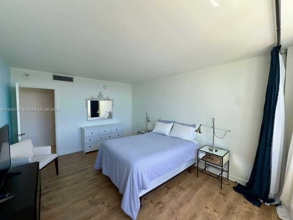 Small Image of 5600 COLLINS AVE #5L, Miami Beach Number 9