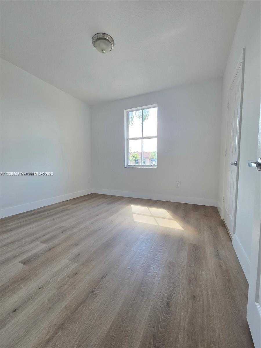 Small Image of 129 RIVERWALK CIR #129, Sunrise Number 26