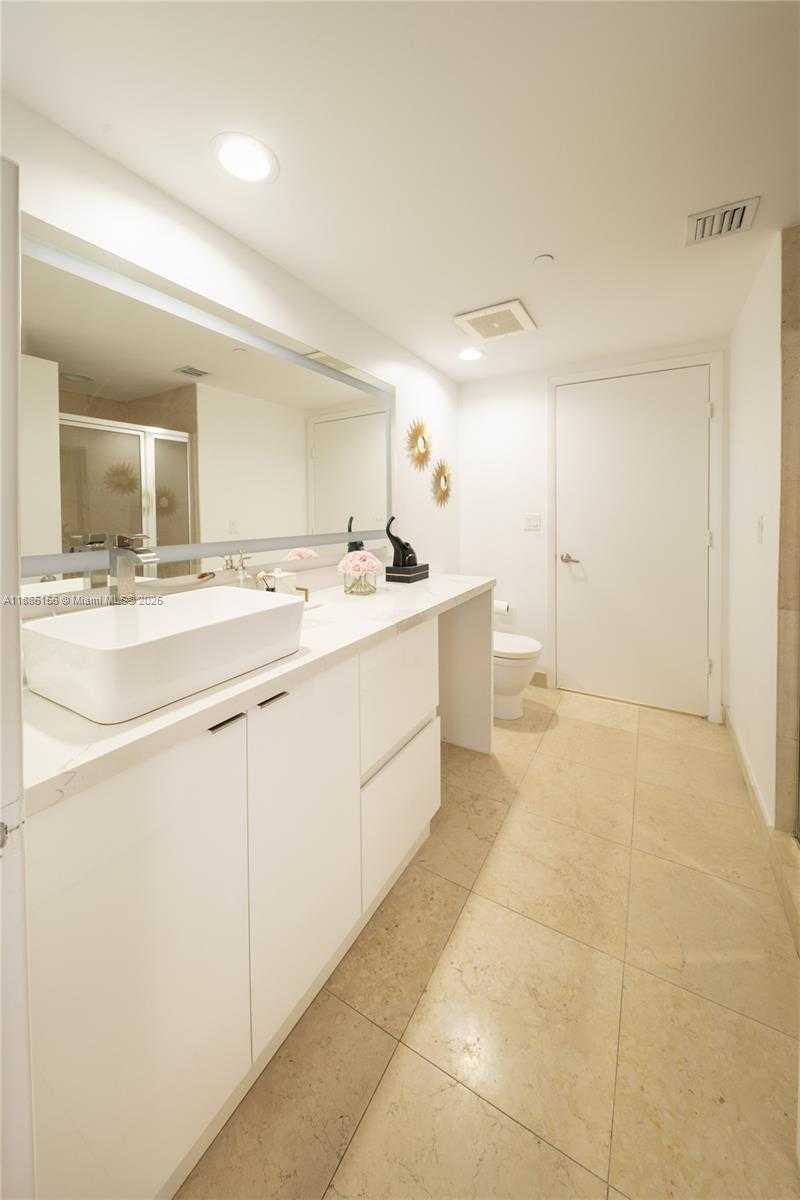 Small Image of 465 BRICKELL AV #4705, Miami Number 17