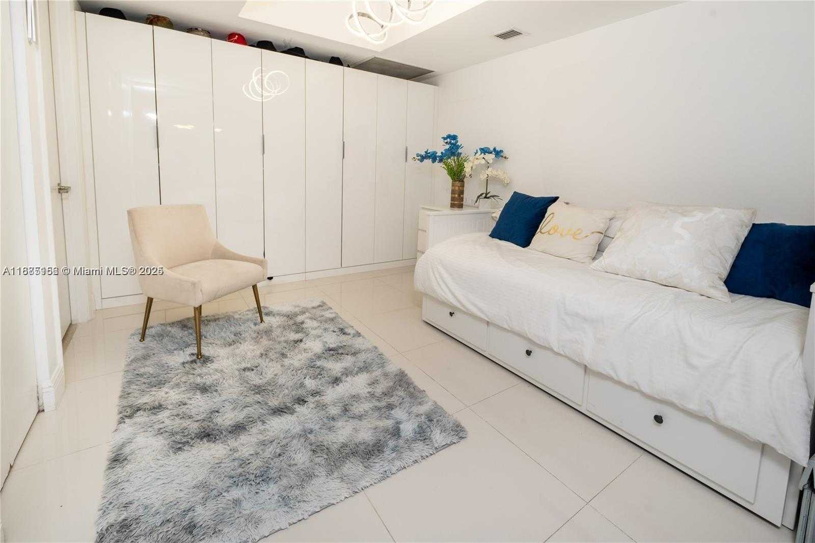Small Image of 465 BRICKELL AV #4705, Miami Number 19