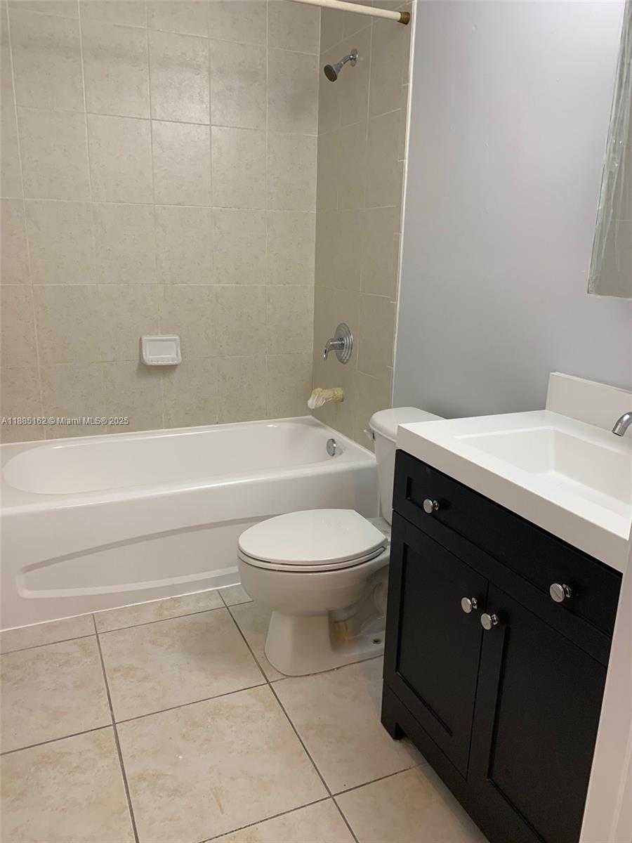 Small Image of 7290 NORTH WEST 114TH AVE #307-7, Doral Number 16