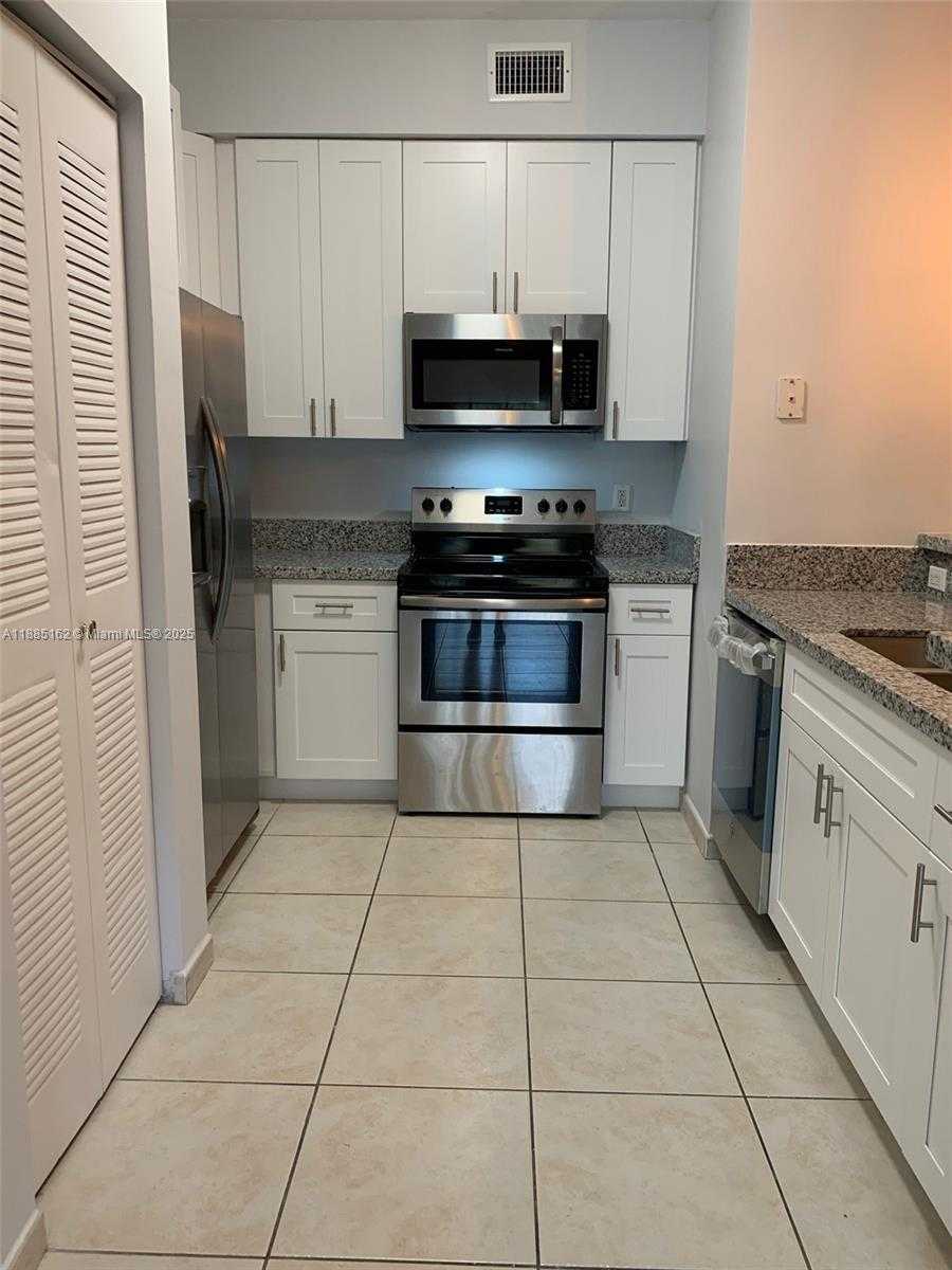 Small Image of 7290 NORTH WEST 114TH AVE #307-7, Doral Number 3