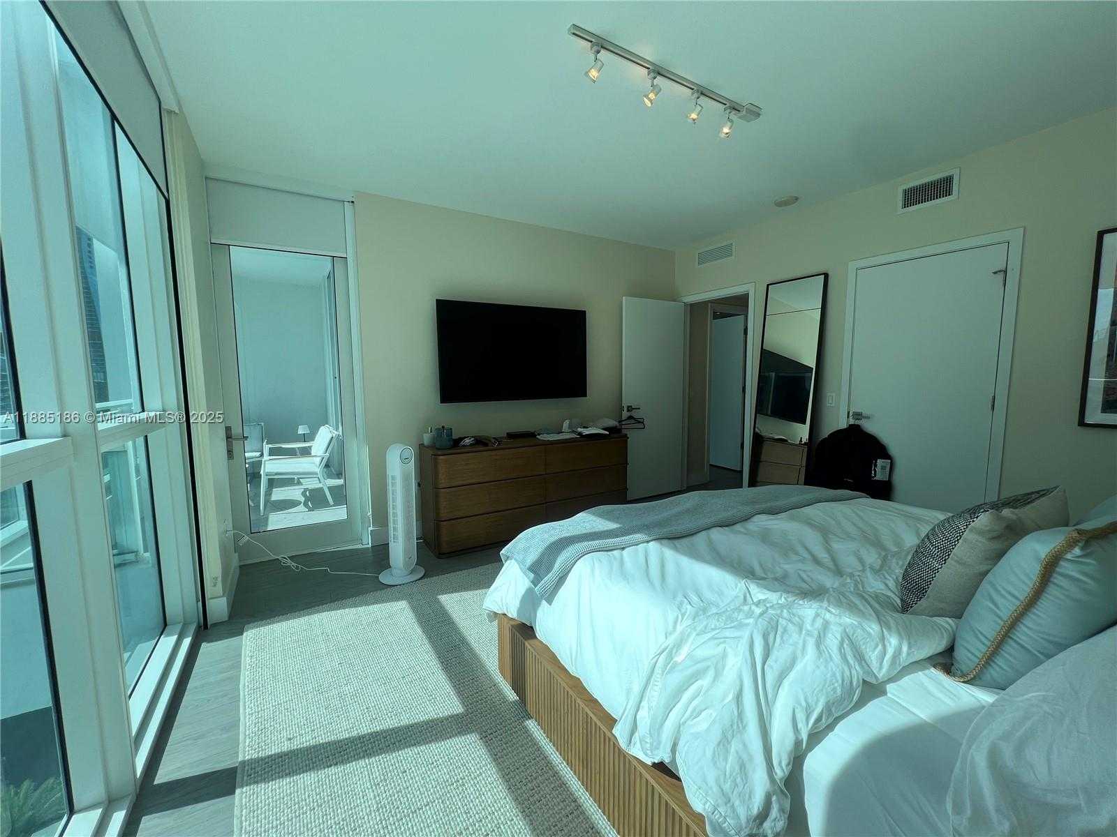 Small Image of 1080 BRICKELL AVE #2206, Miami Number 11