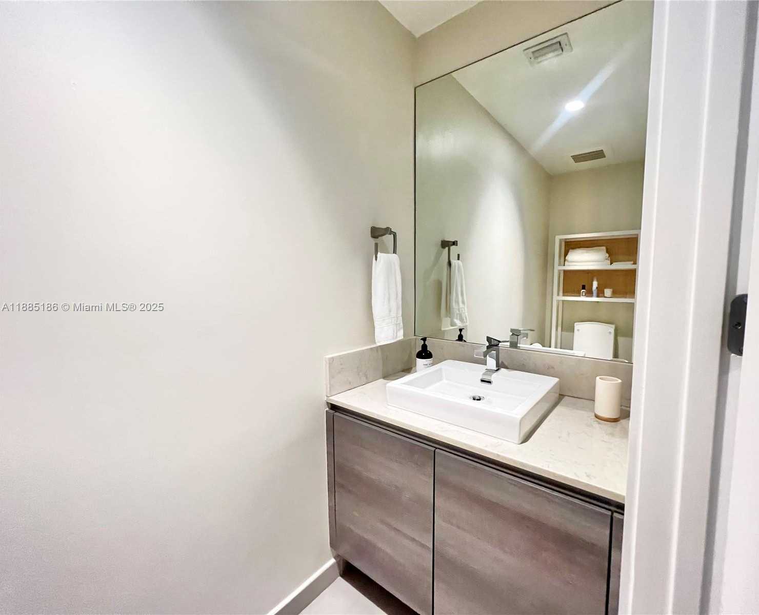 Small Image of 1080 BRICKELL AVE #2206, Miami Number 18
