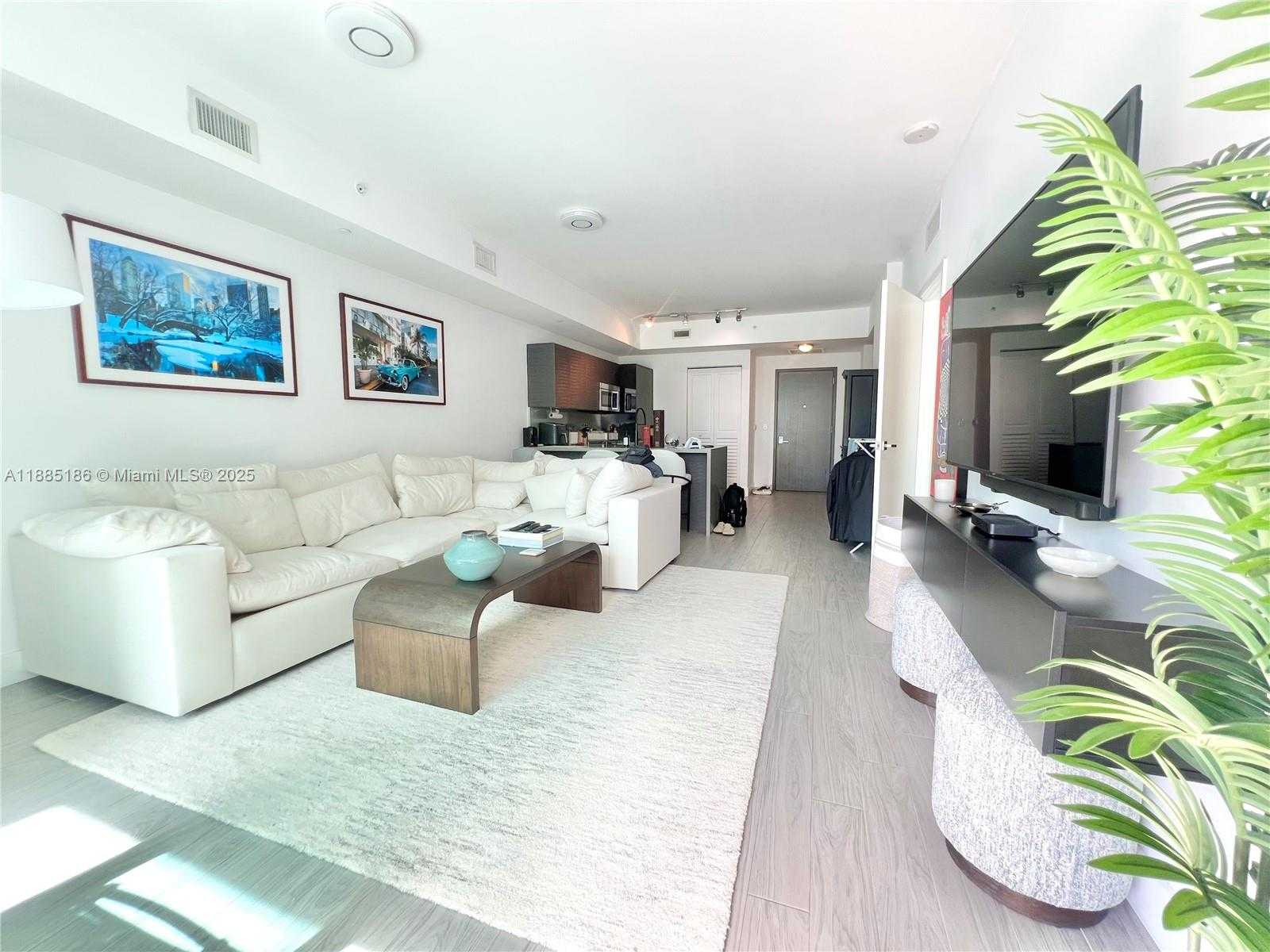 Small Image of 1080 BRICKELL AVE #2206, Miami Number 5