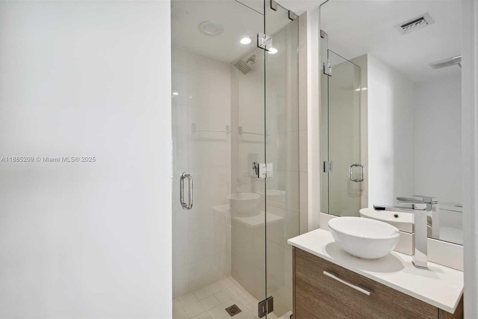 Small Image of 650 NORTH EAST 32ND ST #4203, Miami Number 25