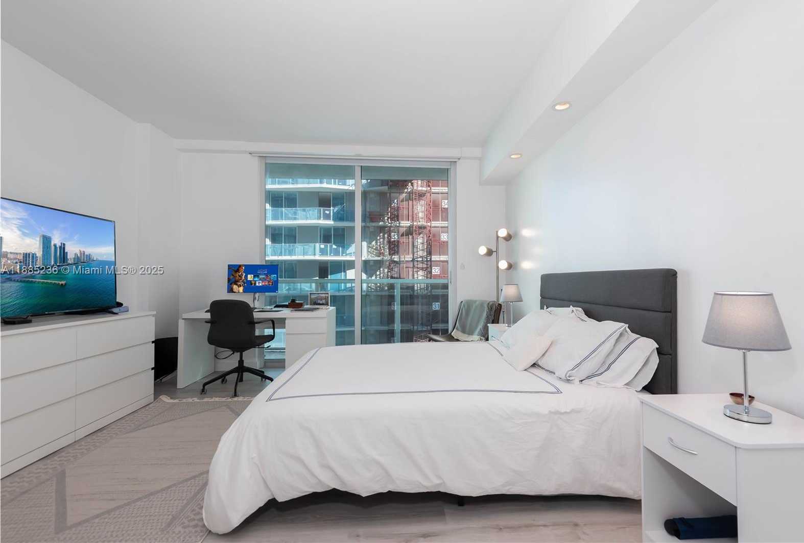 Small Image of 55 SOUTH EAST 6TH ST #3403, Miami Number 11