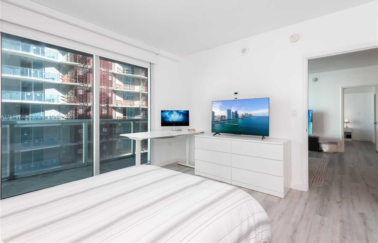 Small Image of 55 SOUTH EAST 6TH ST #3403, Miami Number 14