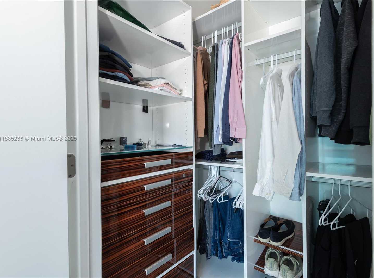 Small Image of 55 SOUTH EAST 6TH ST #3403, Miami Number 23