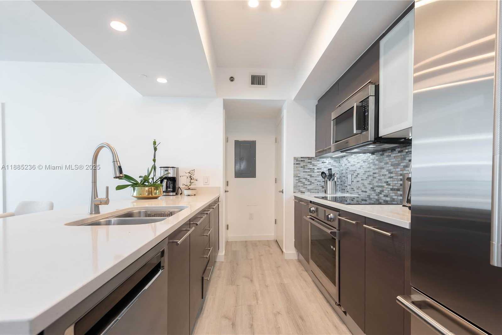 Small Image of 55 SOUTH EAST 6TH ST #3403, Miami Number 7