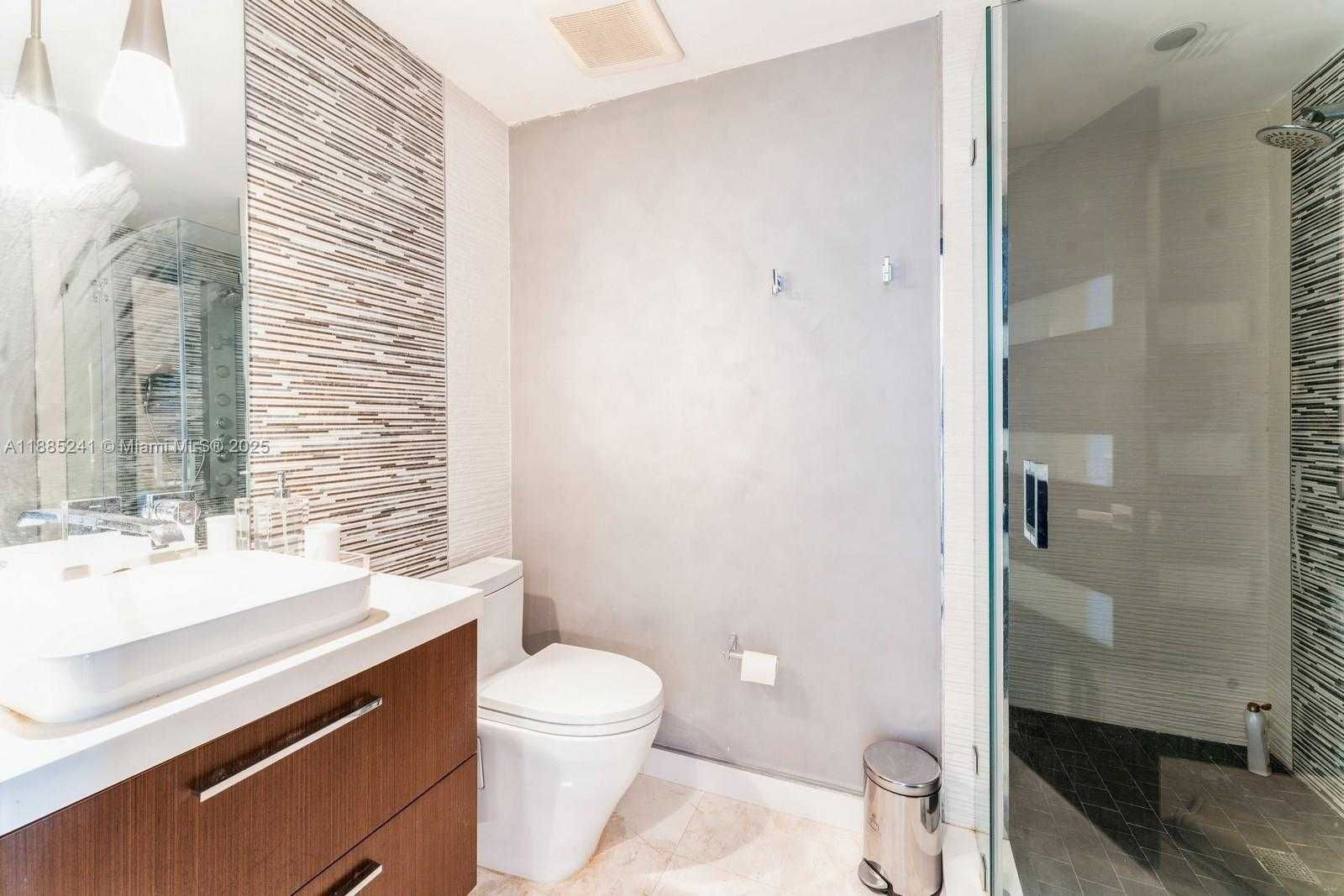 Small Image of 808 BRICKELL KEY #1406, Miami Number 15