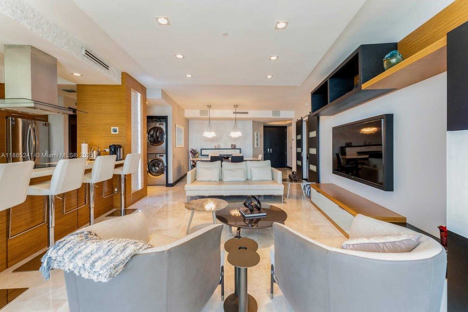 Small Image of 808 BRICKELL KEY #1406, Miami Number 3