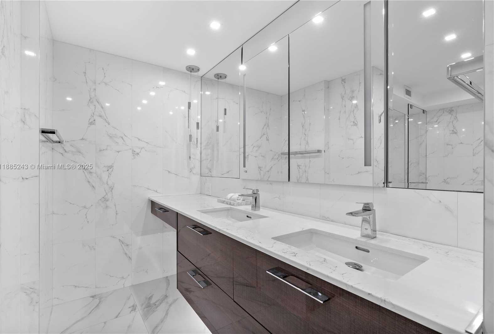 Small Image of 2030 SOUTH OCEAN DRIVE #2127, Hallandale Beach Number 15