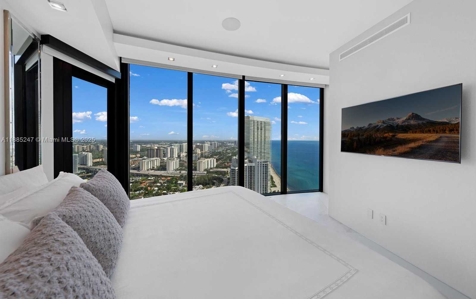 Small Image of 18555 COLLINS AVE #4405, Sunny Isles Beach Number 32