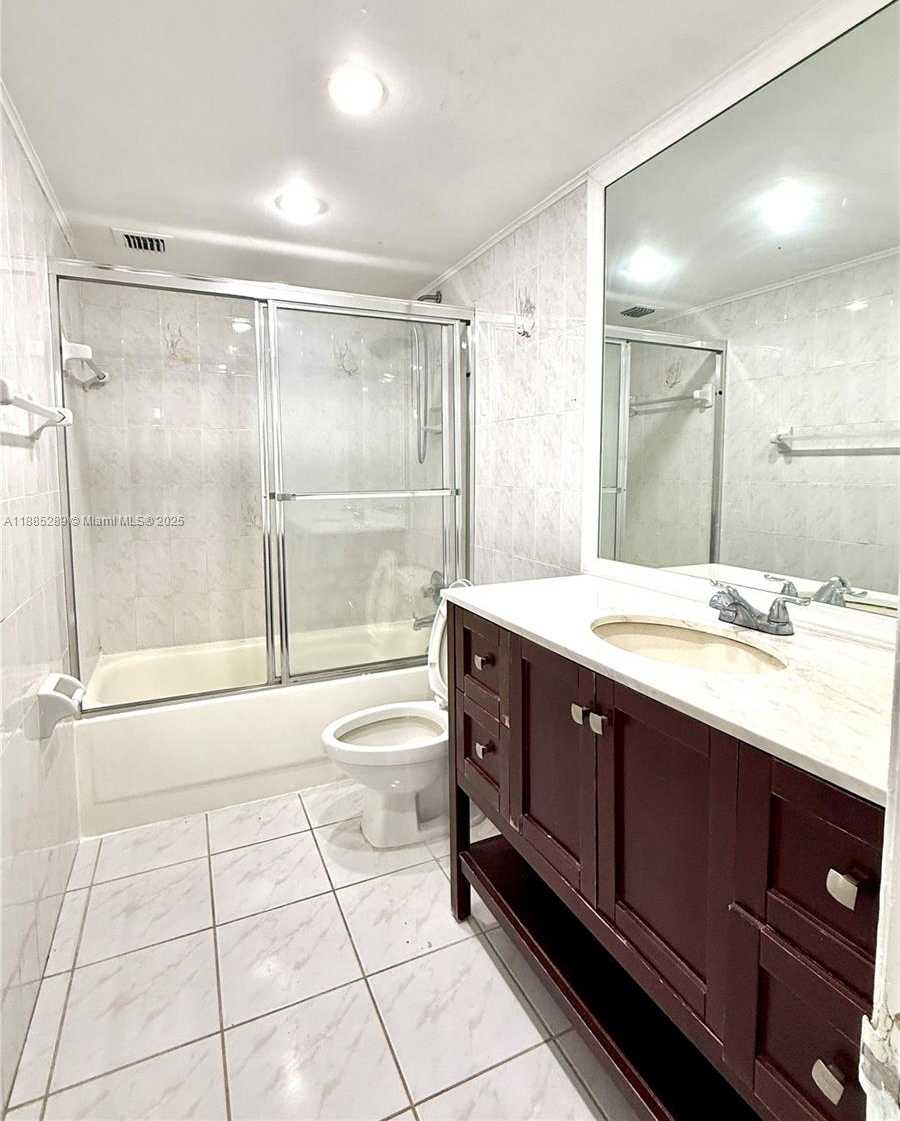 Small Image of 5005 COLLINS AVE #523, Miami Beach Number 10