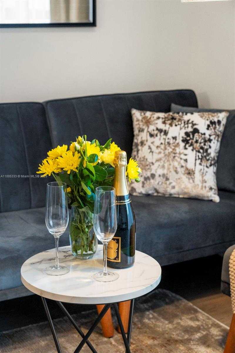 Small Image of 1938 JACKSON ST #306, Hollywood Number 20
