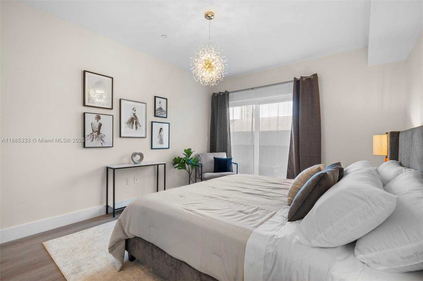 Small Image of 1938 JACKSON ST #306, Hollywood Number 8