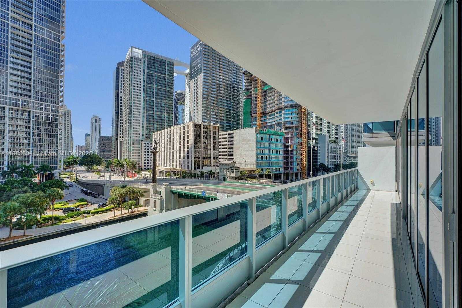 Small Image of 200 BISCAYNE BOULEVARD WAY #505, Miami Number 16