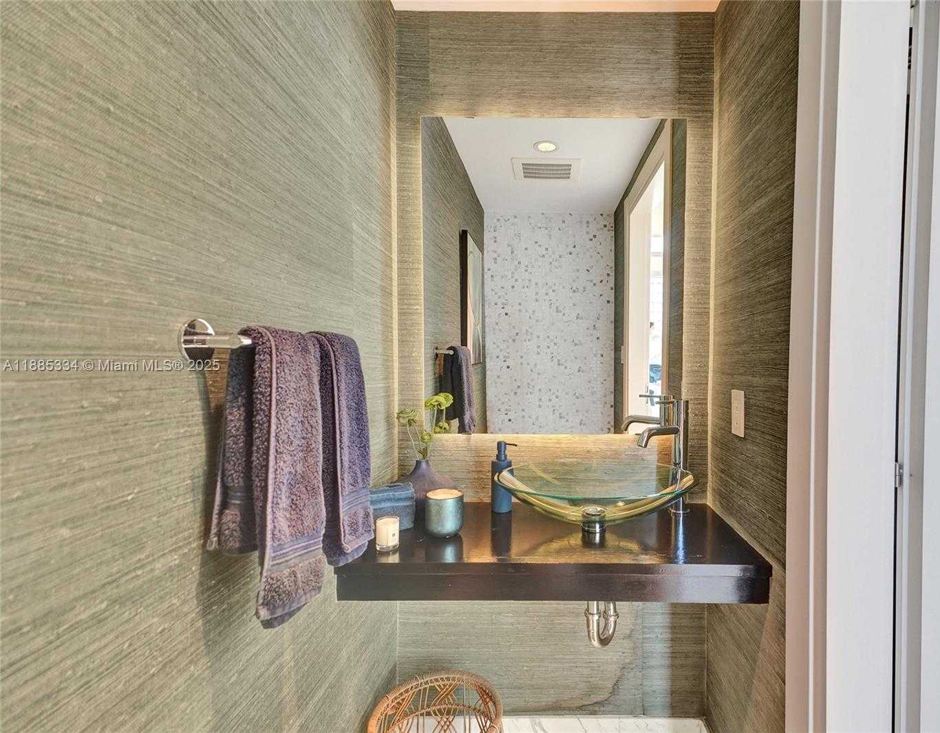 Small Image of 200 BISCAYNE BOULEVARD WAY #505, Miami Number 2
