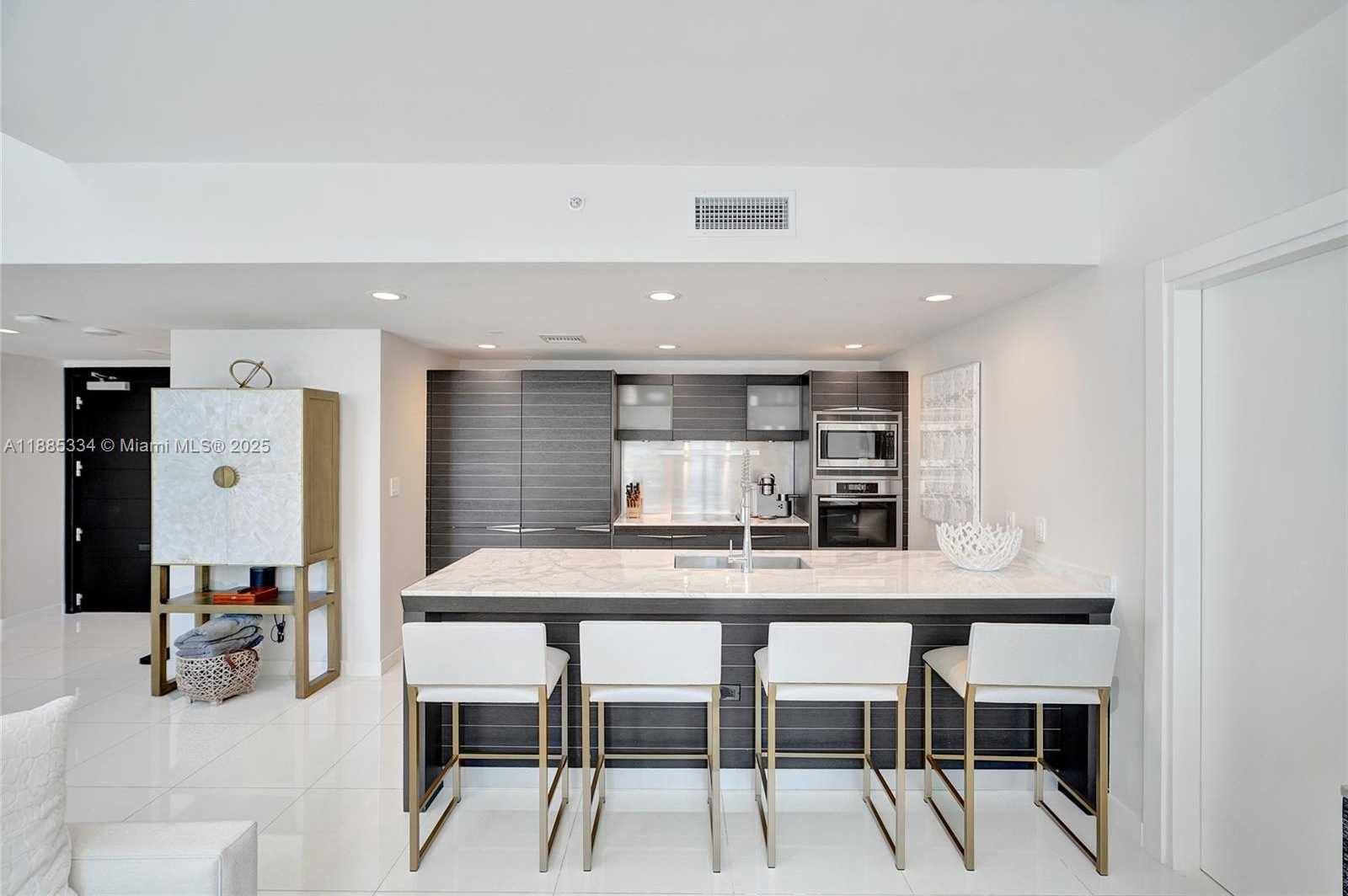 Small Image of 200 BISCAYNE BOULEVARD WAY #505, Miami Number 31