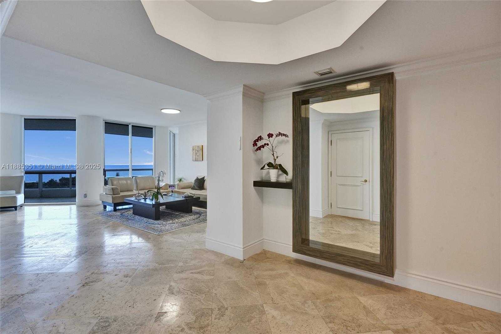 Small Image of 21150 POINT PL #1804, Aventura Number 13
