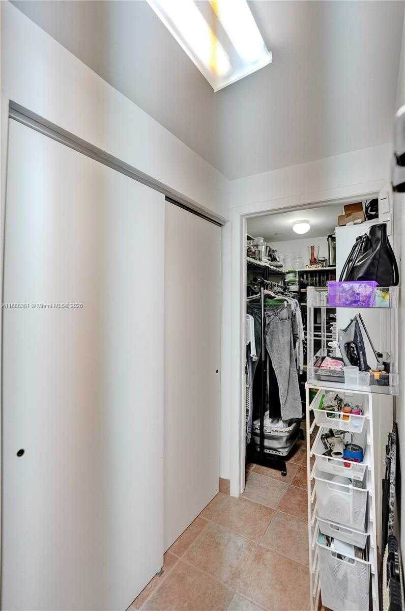 Small Image of 21150 POINT PL #1804, Aventura Number 15