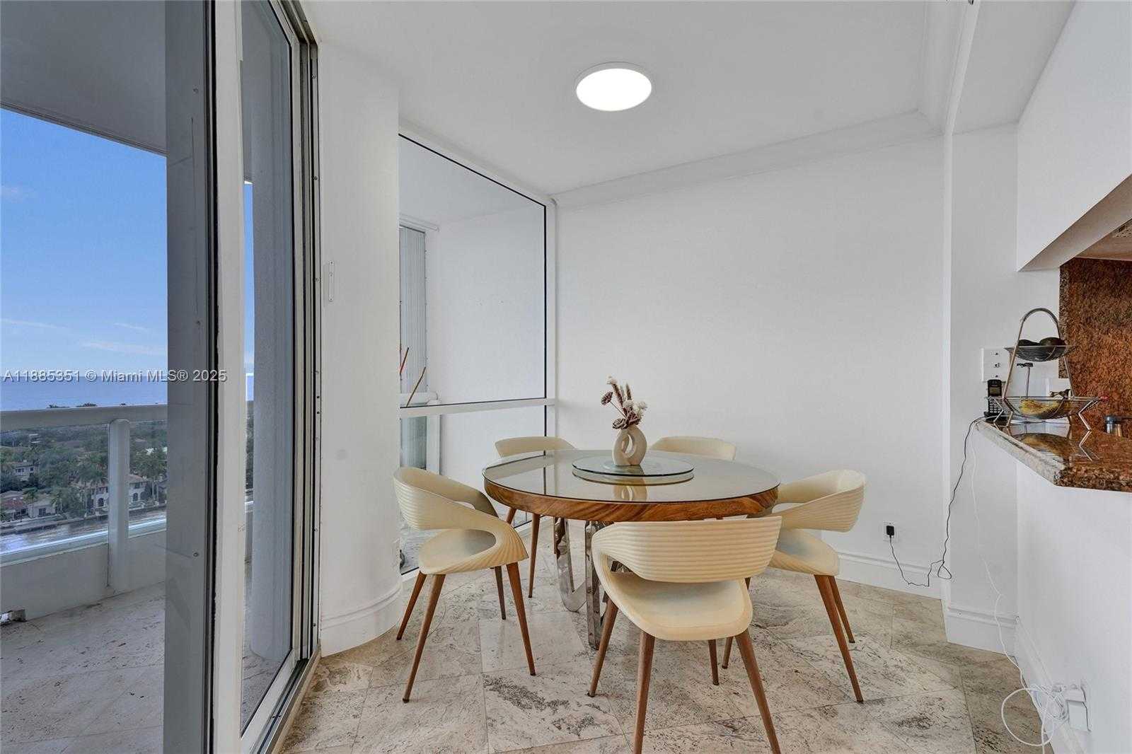 Small Image of 21150 POINT PL #1804, Aventura Number 22