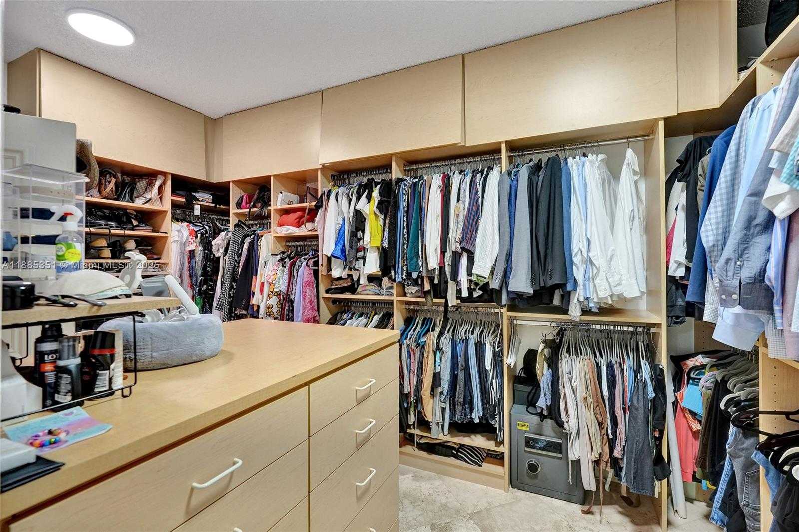 Small Image of 21150 POINT PL #1804, Aventura Number 37