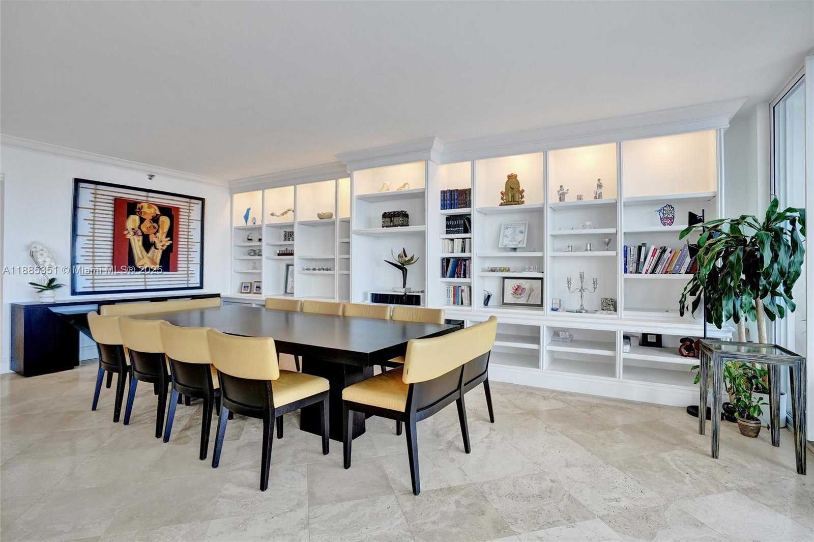 Small Image of 21150 POINT PL #1804, Aventura Number 4