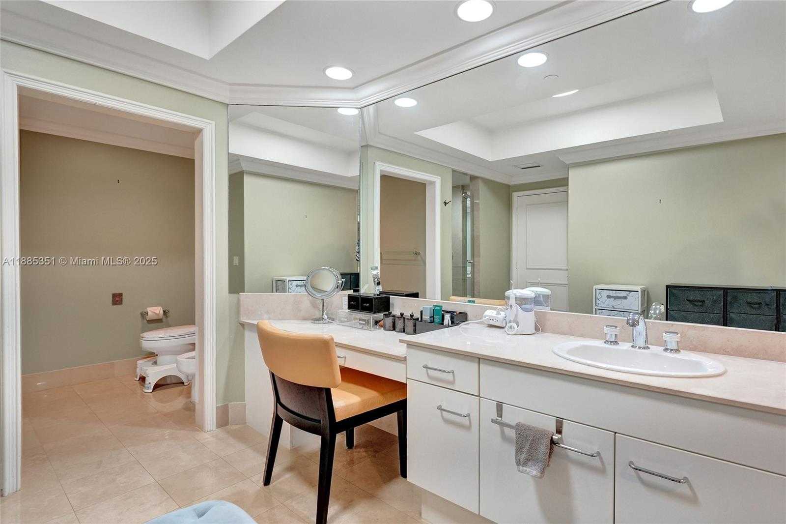 Small Image of 21150 POINT PL #1804, Aventura Number 41
