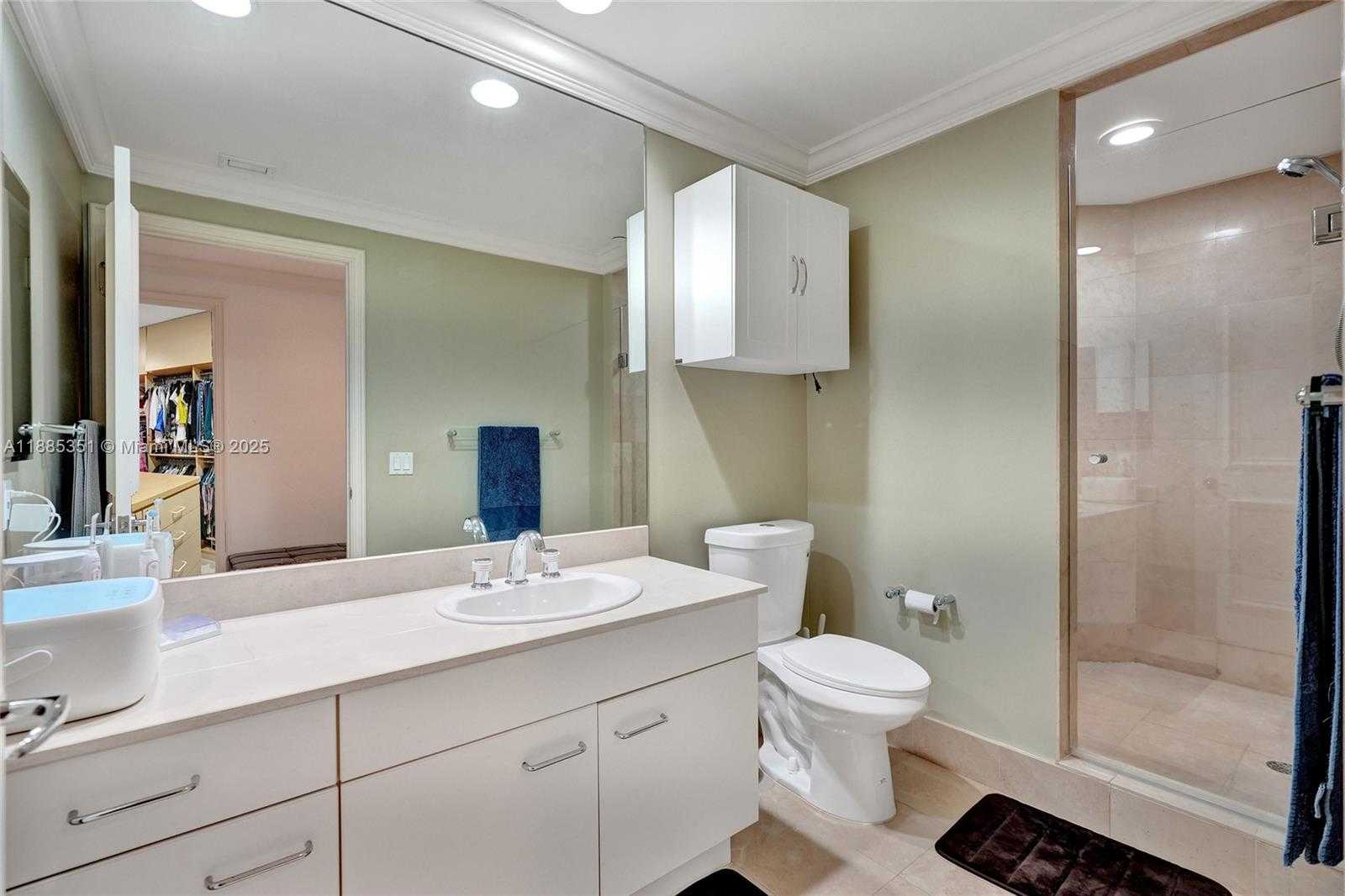 Small Image of 21150 POINT PL #1804, Aventura Number 44