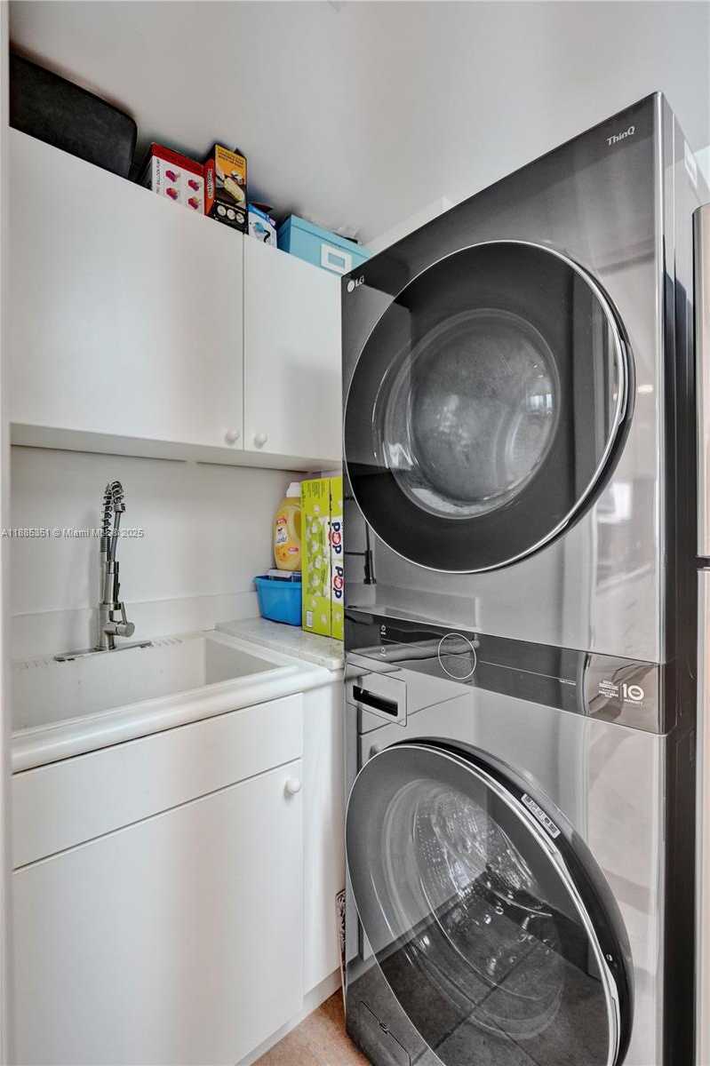 Small Image of 21150 POINT PL #1804, Aventura Number 47
